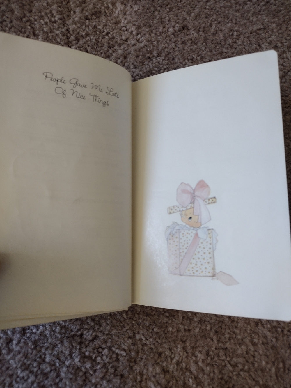 Vintage 1980's Precious Moments Bible - White Illustrated Cover - Picture 9 of 16